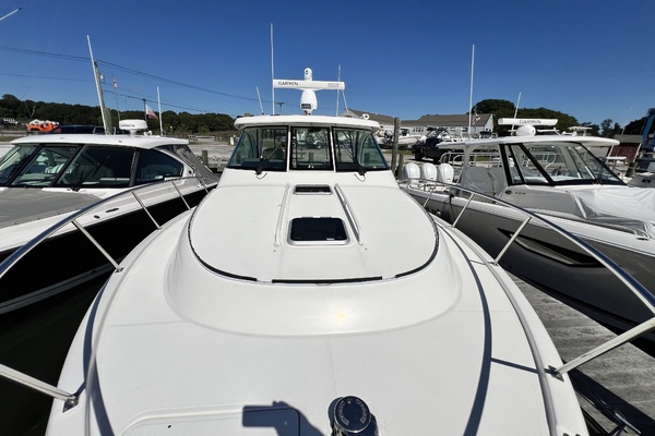 38ft Pursuit Yacht For Sale