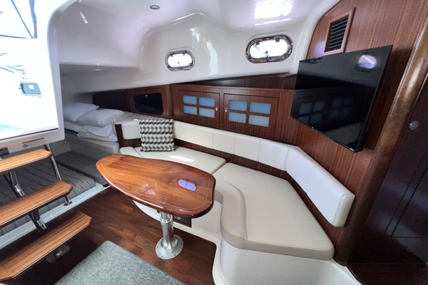 38ft Pursuit Yacht For Sale