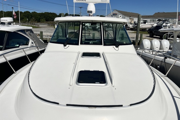 38ft Pursuit Yacht For Sale