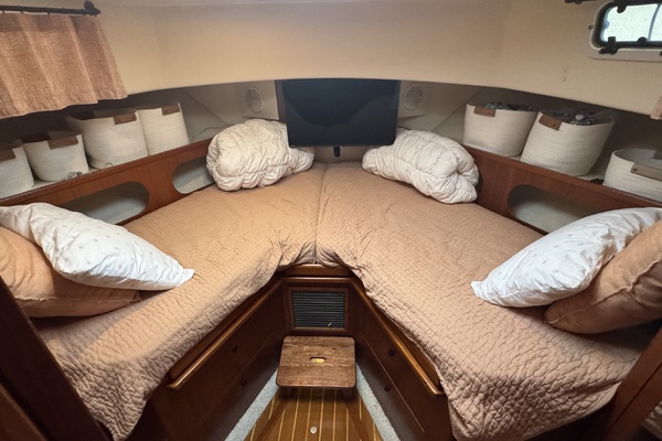 Charley 43ft Mainship Yacht For Sale