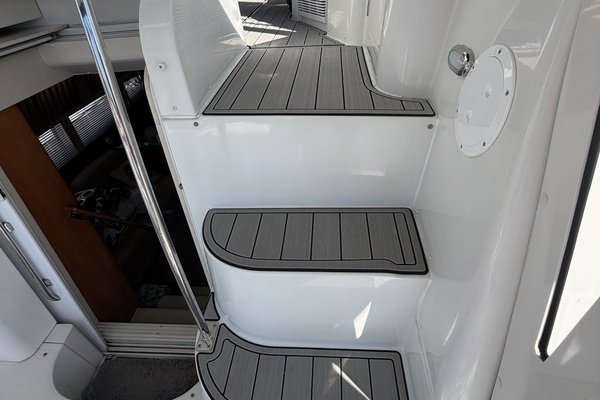 OUR HAVEN 39ft Carver Yacht For Sale
