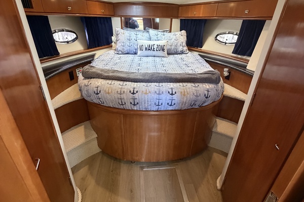 OUR HAVEN 39ft Carver Yacht For Sale