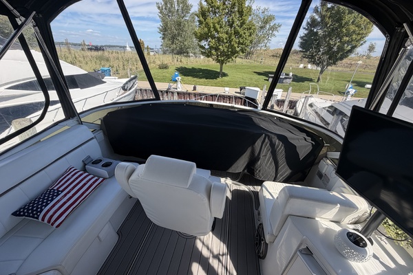 OUR HAVEN 39ft Carver Yacht For Sale