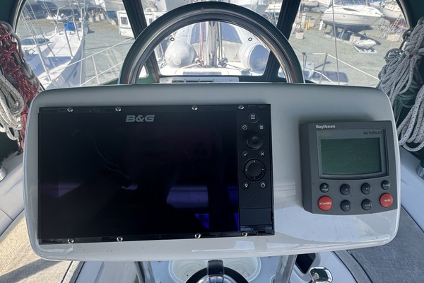 42ft Hunter Yacht For Sale