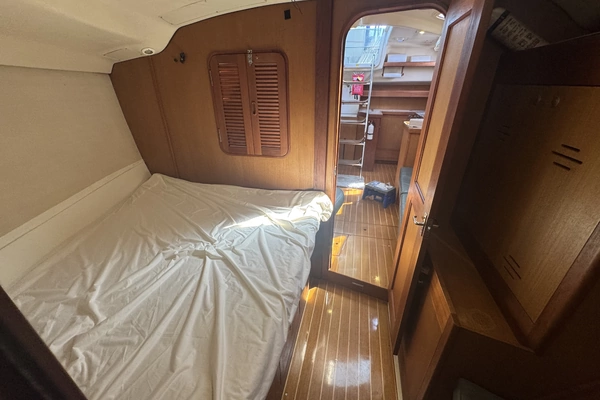Hunter 420 Yacht For Sale