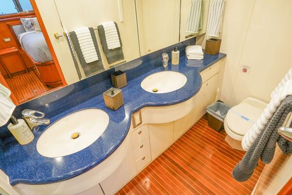 Electrified 82ft Motor Yacht Yacht For Sale