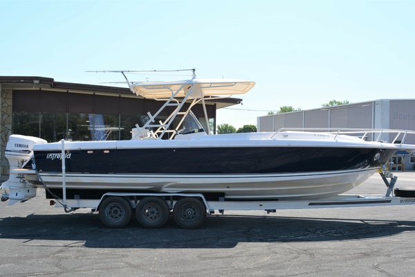 32ft Intrepid Yacht For Sale