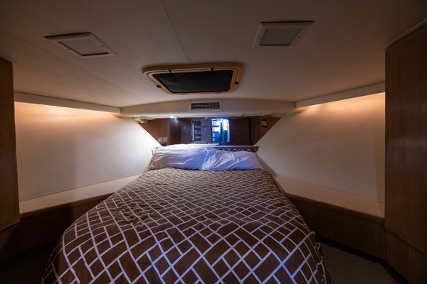 LINE UP 43ft Hatteras Yacht For Sale
