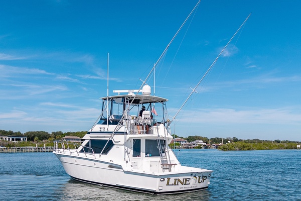 LINE UP 43ft Hatteras Yacht For Sale