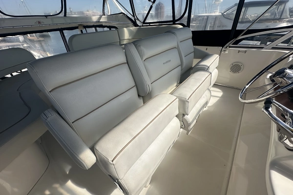 Silverton 43 Motor Yacht Yacht For Sale