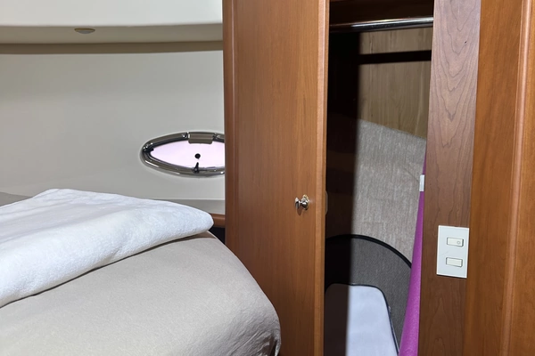 Silverton 43 Motor Yacht Yacht For Sale