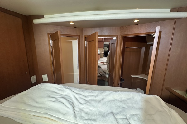 Anchors Oy Vay 43ft Silverton Yacht For Sale