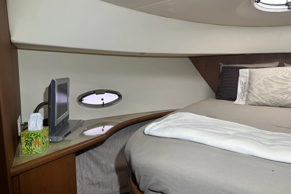 Silverton 43 Motor Yacht Yacht For Sale
