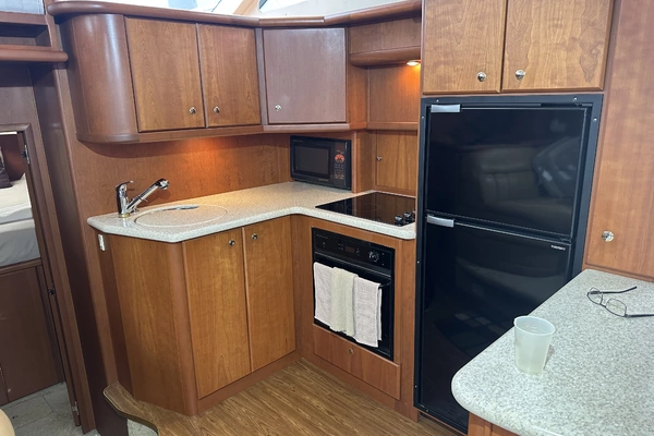 Silverton 43 Motor Yacht Yacht For Sale