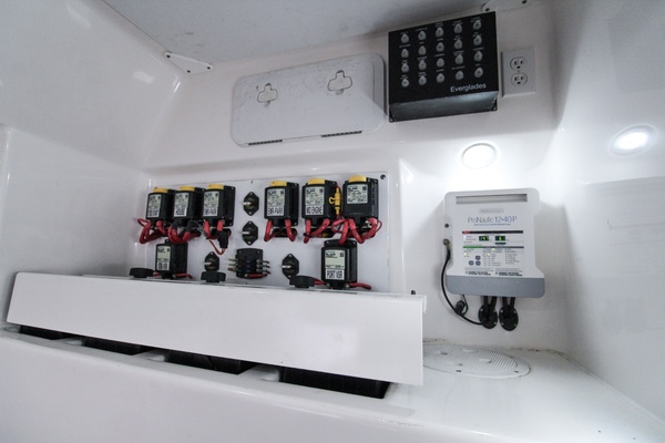 BUTCHIE 35ft Everglades Yacht For Sale