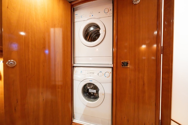 KAE BELLA 56ft Carver Yacht For Sale