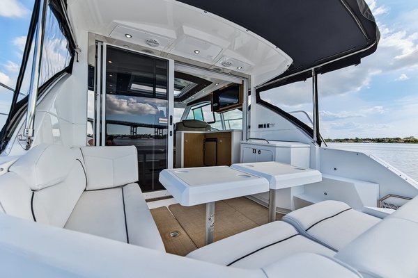 41ft Cruisers Yachts Yacht For Sale