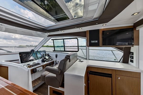 41ft Cruisers Yachts Yacht For Sale