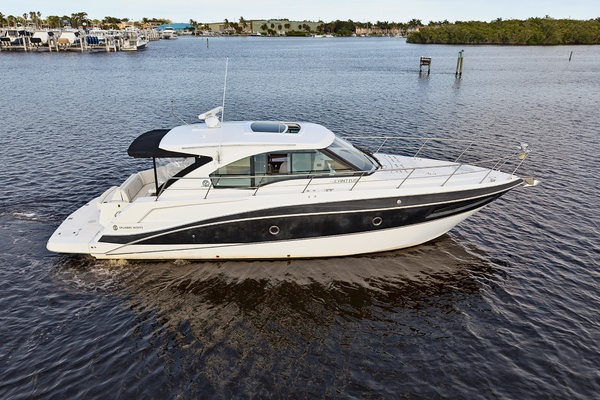 41ft Cruisers Yachts Yacht For Sale