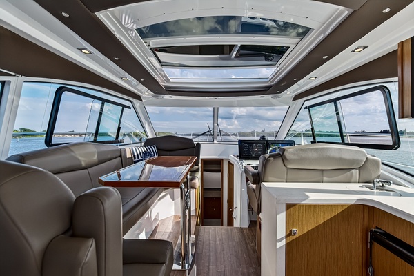41ft Cruisers Yachts Yacht For Sale