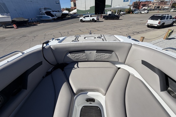 SHELL YEA    26ft Four Winns Yacht For Sale