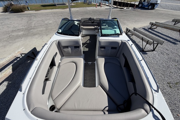 SHELL YEA    26ft Four Winns Yacht For Sale