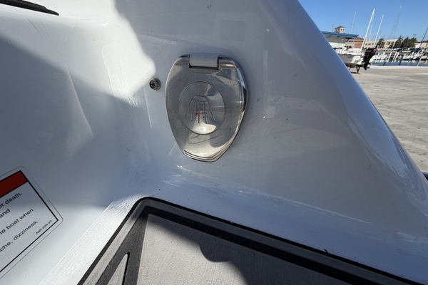 SHELL YEA    26ft Four Winns Yacht For Sale