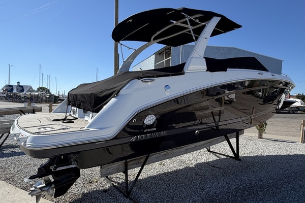 SHELL YEA    26ft Four Winns Yacht For Sale