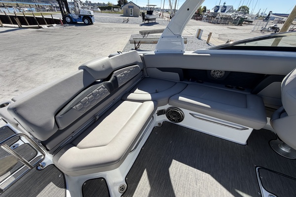 SHELL YEA    26ft Four Winns Yacht For Sale