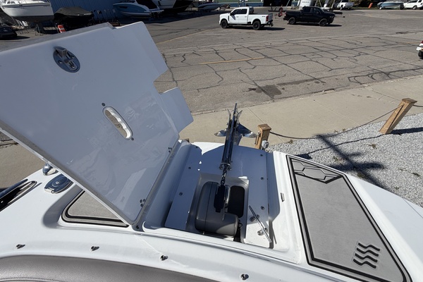 SHELL YEA    26ft Four Winns Yacht For Sale