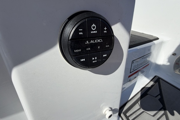 SHELL YEA    26ft Four Winns Yacht For Sale