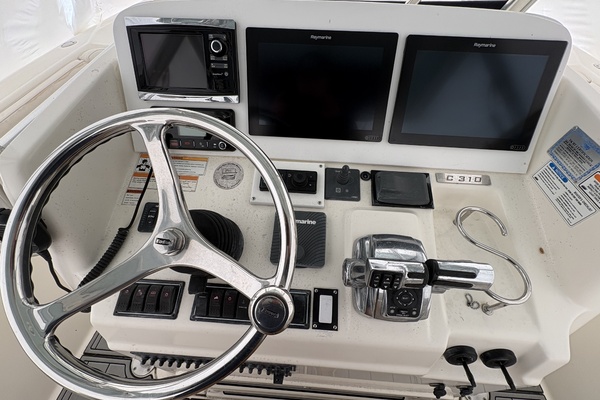 Messfolio 31ft Pursuit Yacht For Sale