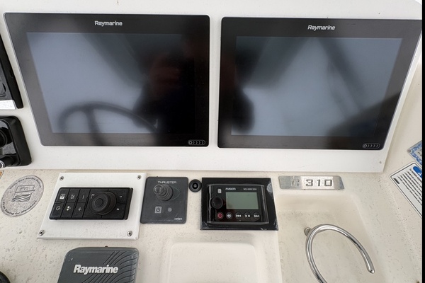 Messfolio 31ft Pursuit Yacht For Sale