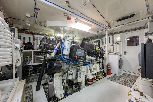WENDY I 80ft Hatteras Yacht For Sale