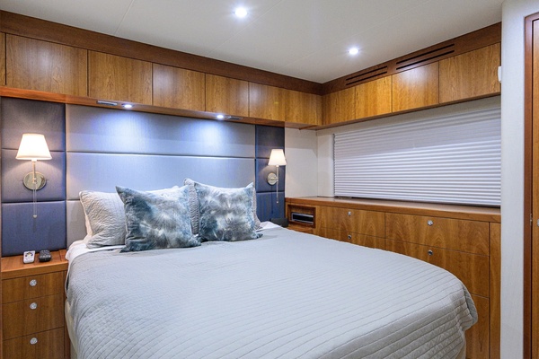 WENDY I 80ft Hatteras Yacht For Sale