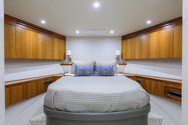 WENDY I 80ft Hatteras Yacht For Sale
