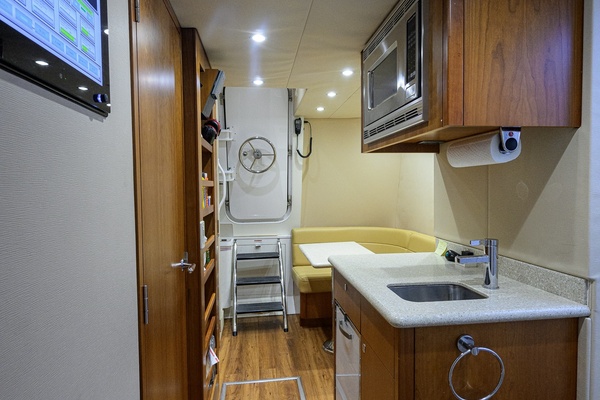 WENDY I 80ft Hatteras Yacht For Sale