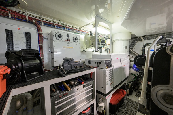 WENDY I 80ft Hatteras Yacht For Sale