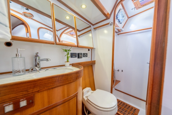 Andiamo 54ft Hylas Yacht For Sale