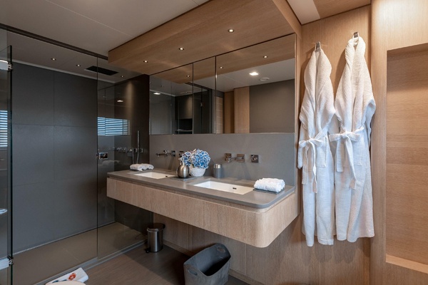 SANCTUARY 109ft Lynx Yacht For Sale
