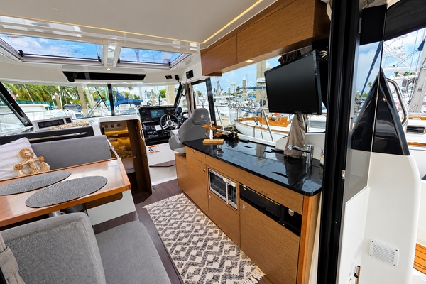 34ft Jeanneau Yacht For Sale