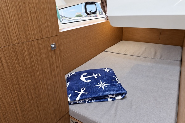 34ft Jeanneau Yacht For Sale