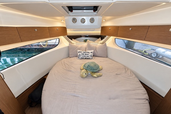 34ft Jeanneau Yacht For Sale