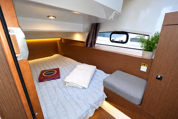 Jeanneau NC 1095 Yacht For Sale
