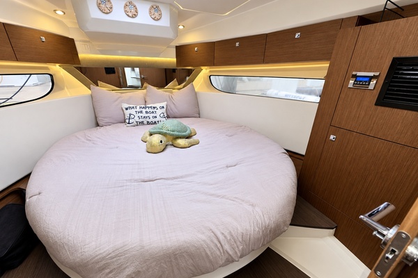 34ft Jeanneau Yacht For Sale