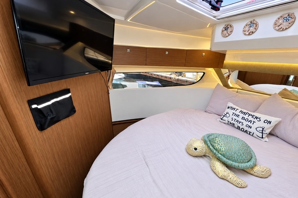 34ft Jeanneau Yacht For Sale