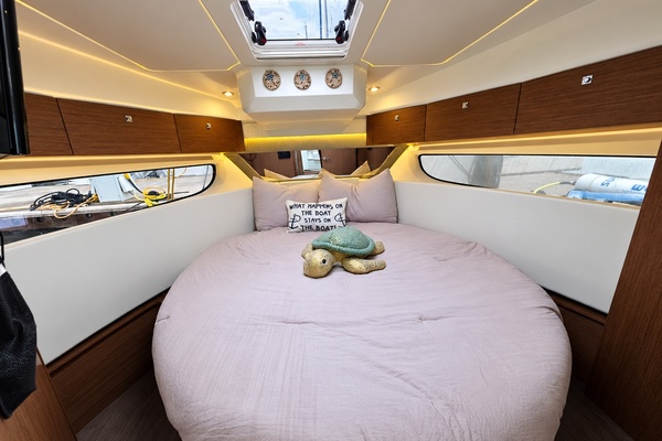 34ft Jeanneau Yacht For Sale