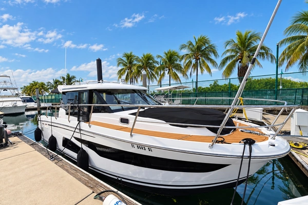 34-ft-Jeanneau-2020-NC 1095- Plantation Florida United States  yacht for sale