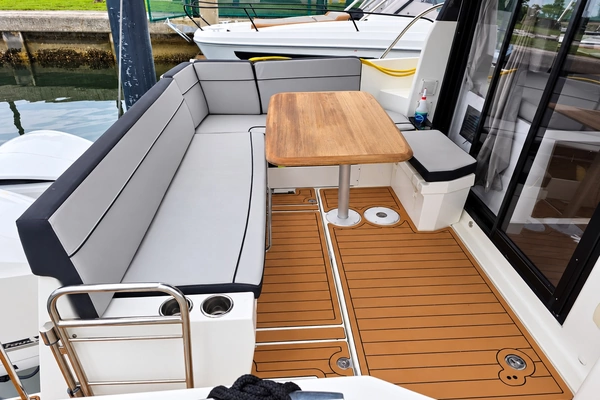 Jeanneau NC 1095 Yacht For Sale