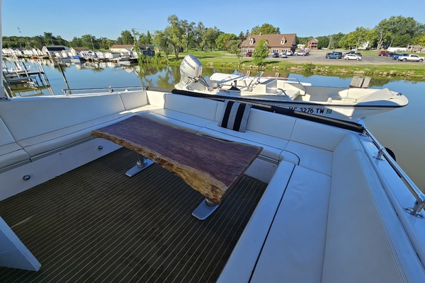 70ft Hatteras Yacht For Sale